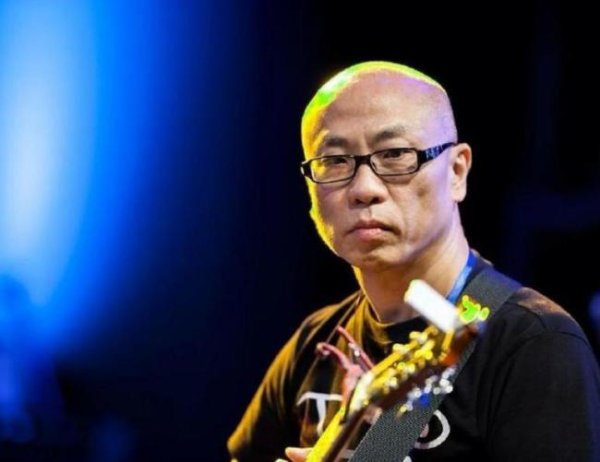 张吧策路 韩贤光心脏骤停送医抢救 好友祈福盼康复